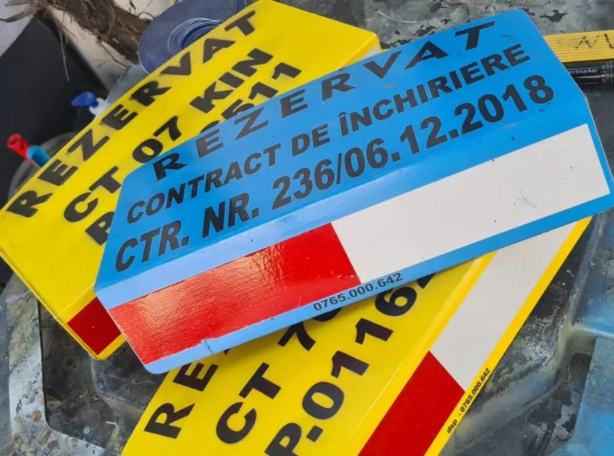 placute pentru parcare